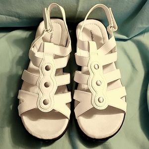 Croft and Barrow Women's "Depot" White Sandals Size 10